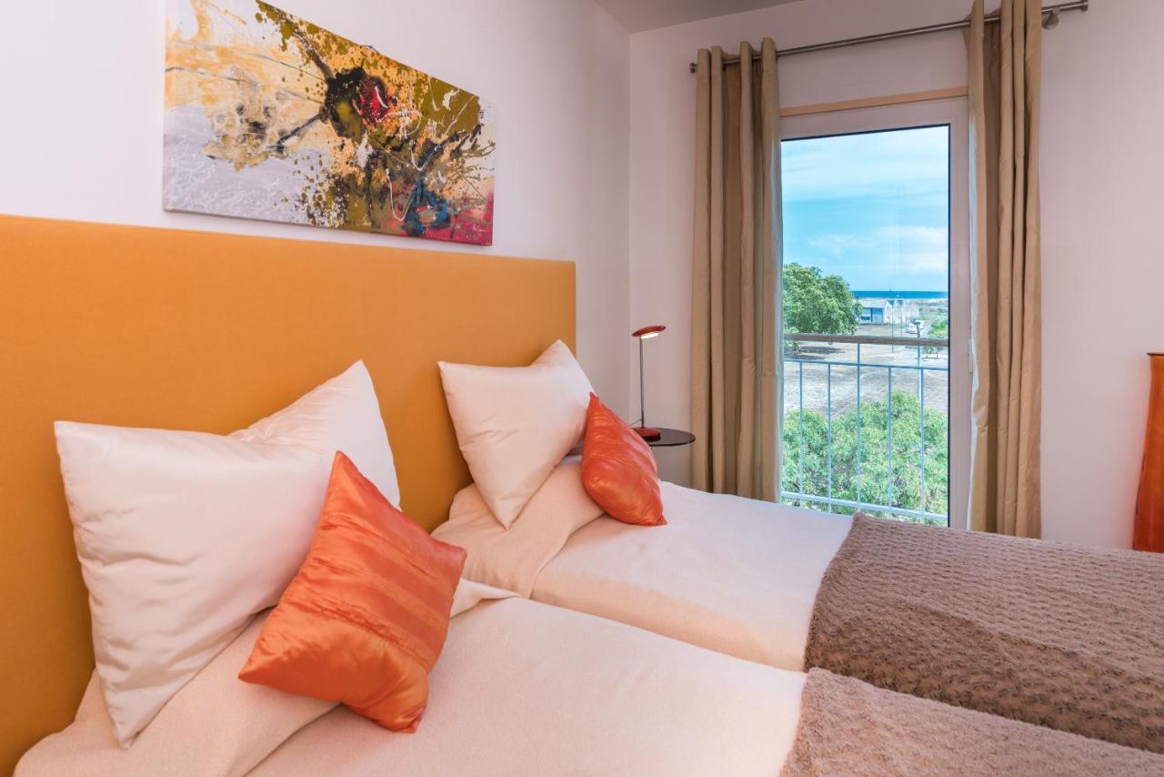 Stunning 2-Bed Penthouse In Lagos 250M From Beach Luaran gambar