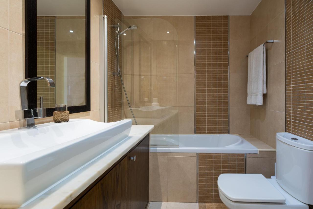 Stunning 2-Bed Penthouse In Lagos 250M From Beach Luaran gambar